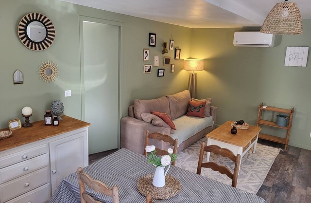 Small cocoon in the heart of St Rémy with spa