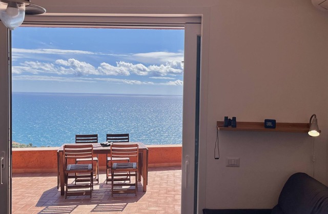 [small cove] peace of mind + reserved beach