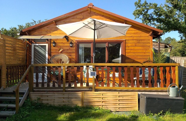 Small, cozy chalet with garden (calm, nature...)