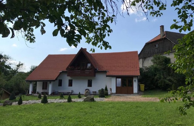 Pequeña granja, recientemente renovada, ubicada en un auténtico pueblo rumano