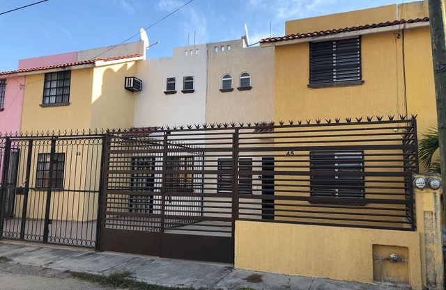 Pequeña casa en una zona tranquila