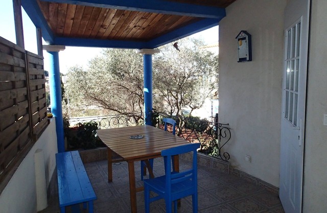 Casa pequeña vista y mar, ideal para una familia. Ranking de 2 estrellas