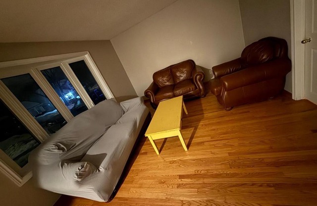 Smart Budget Friendly Room-Near Airport, Groceries,College