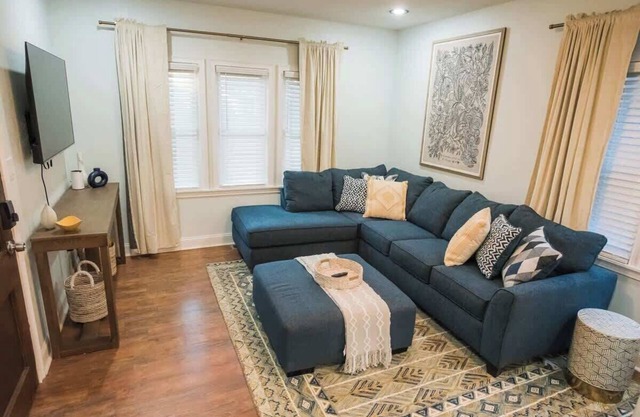 Smart TV | Wifi | Free Parking | 5min to DT | Pets