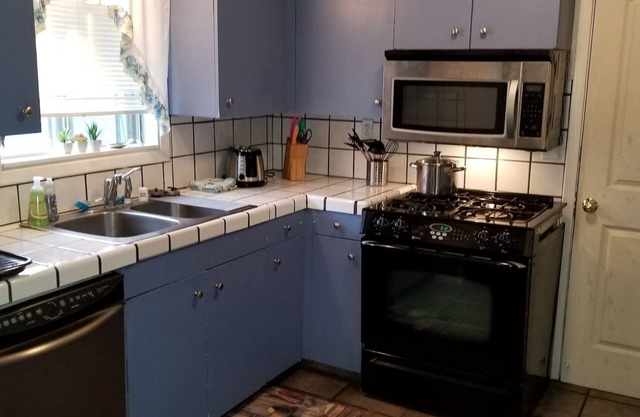 ❤️Smarthouse HDTV WiFi 2 Kings Keurig Fence 3 Bdrm