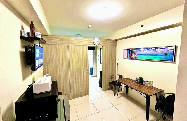 SMDC Breeze Condo w/ Free Parking in Pasay-Philippines (near NAIA Terminals)