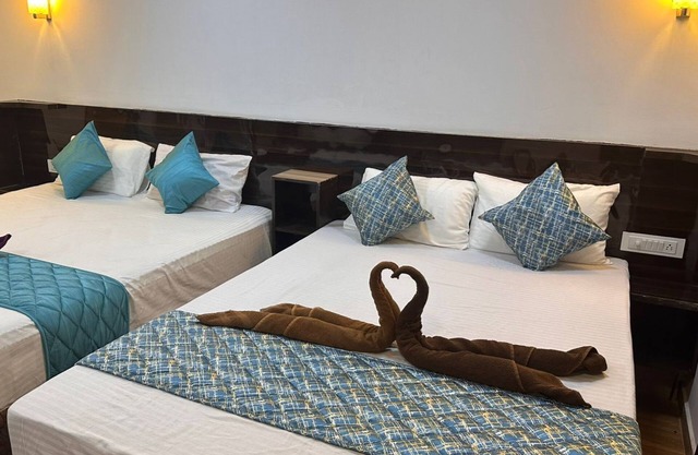 SMJ GRAND HOTEL & MAHAL