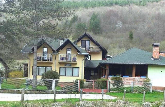 Smještaj na selu,porodica Gvozdenac