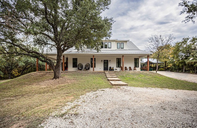 Smoky Hill Ranch, 8 Acres, 2 Homes, Events, Sport Court, Fishing, & Fire Pits
