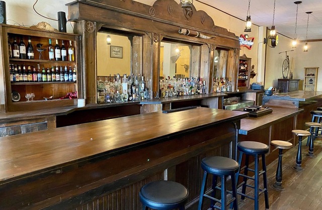 Snake Bite Saloon a downtown historic beauty