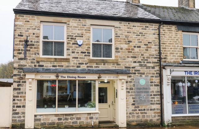 SNAKE PASS, family friendly, character holiday cottage in Glossop