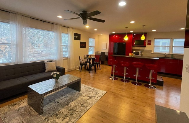 Snazzy 2-Bedroom Unit in the Heart of Byron