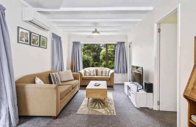 SNELLS SANCTUARY - SNELLS BEACH HOLIDAY HOME in Snells Beach