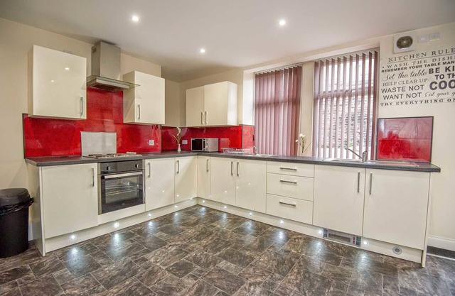 Snooze Apartments Flat 52