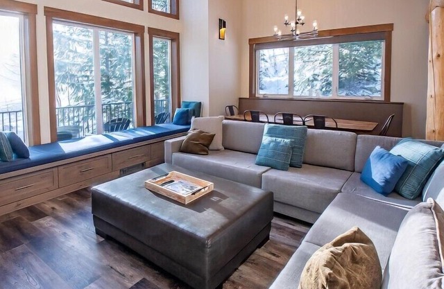 Snow Creek Cabins by Fernie Lodging Co.