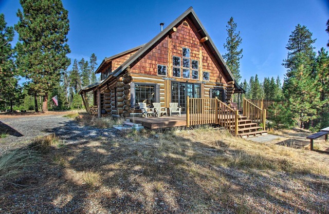 ‘Snow Pine Retreat’ - Remote Crescent Log Cabin!