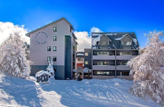 Snow Ski Apartments 16