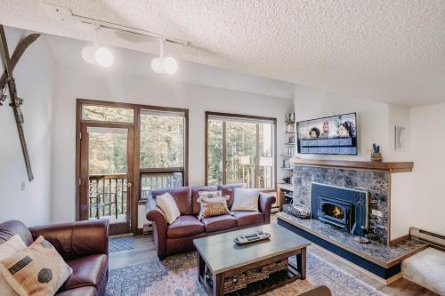Snowater Condo 55 - Wood Stove - Wi-Fi - W-D