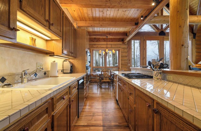 Snowdrift Cabin by Avantstay Breathtaking Home w/ Prime Ski Access