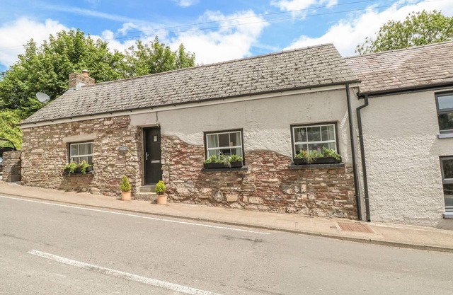 Snowdrop Cottage, LAUGHARNE