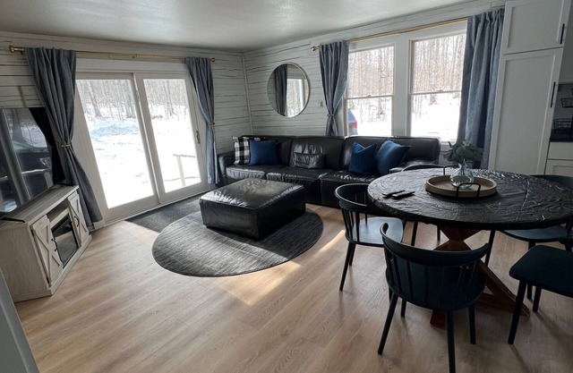 SNOWMOBILING TRAILS just minutes away!!! Up North Quiet Getaway!!!