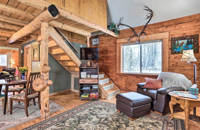 'Snowshoe Cabin' w/ Gas Grill: Fish & Hike!