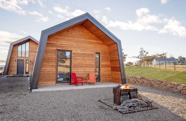 This beautiful self catered 2 bedroom Cabin sleeps four