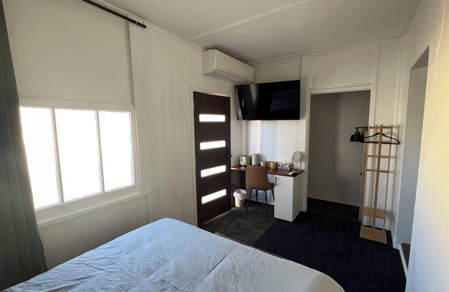 Snug & Cosy Unit with Relaxing Bath