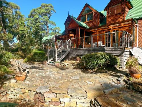 Snug Sanctuary - A gem in the forest 20 min to CBD