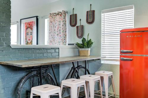 Snuggle Inn - satisfy your wanderlust in Central NW OKC