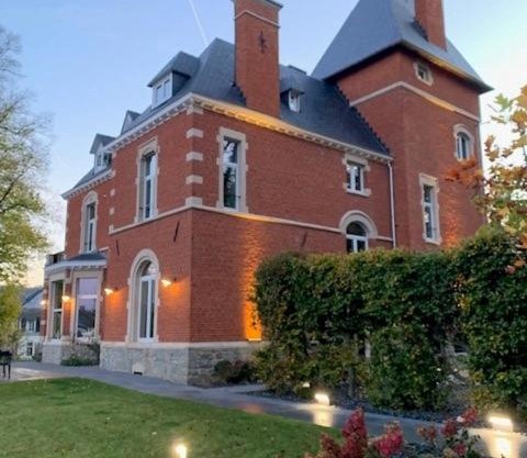 So'House Manor