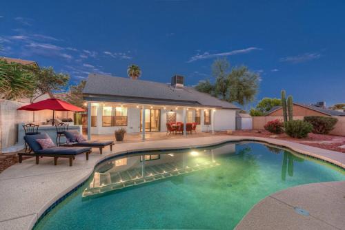 Soak In Private Heated Pool In Stylish Open Plan H