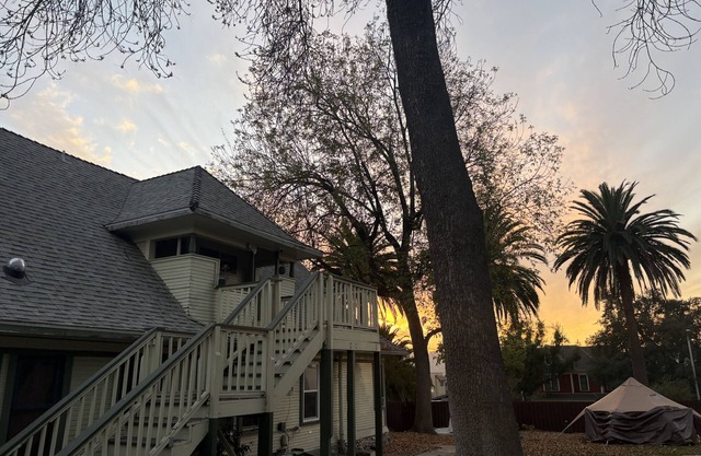 Sober Living in Pink Cloud with breakfast in superb Pasadena with WiFi