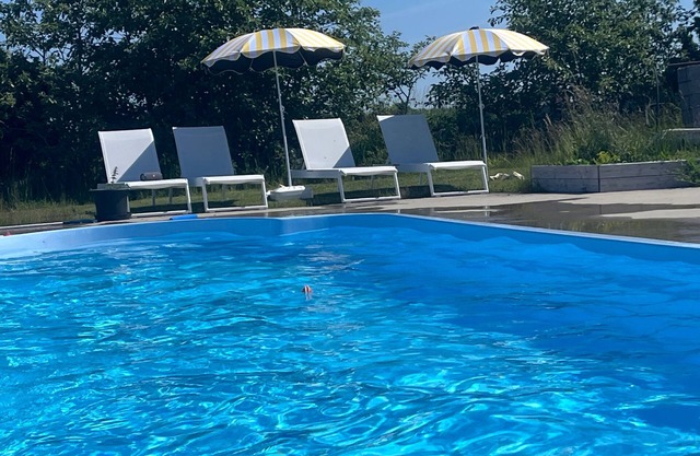Sodra Gotland 14 bed med pool