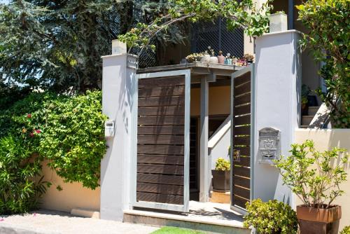 Sofi's Cozy House Near Athens Airport