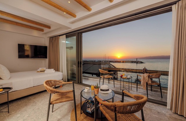 Soho SeaFront Suites