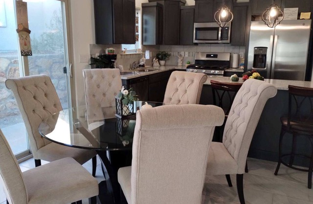 Soirée spacious 6-bedroom house in enjoyable El Paso located in a vibrant site.