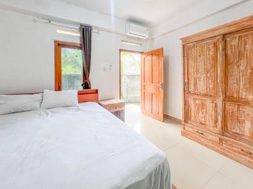 Soka Asri Guest House near Bali Zoo RedPartner