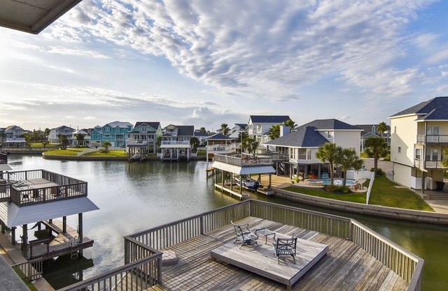 Sol of the Sea | Canal Home, Private Pool, Dock!