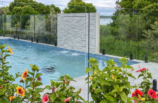 'Solander Sanctuary by the Water'