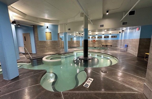Solara Hotel room with Pool-Hot tub-Gym