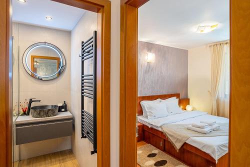 Soleil Sinaia Suite - Balcony and Mountain View
