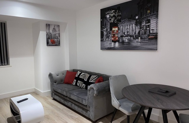 Solihull Luxury One Bed Apartment (sleeps 2)