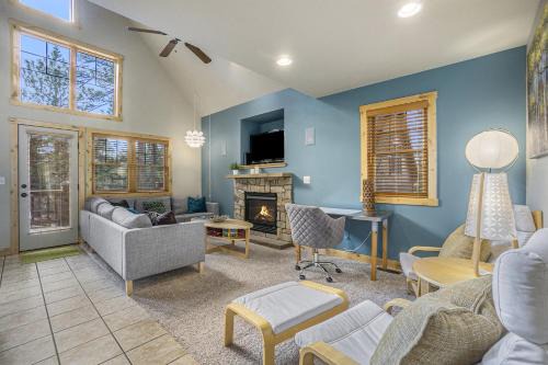 Solitude Bobcat #4 - Estes Park - Mountain Cabin Condo with Fireplace cabin