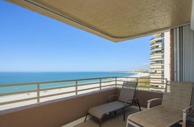 Som 813 - Somerset 2 Bedroom Condo by Redawning