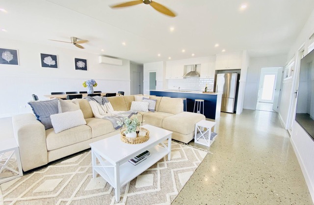 Somerset Dreams| Sleeps 10| Dam Views| Brand New Hamptons Home|Free Wi-Fi