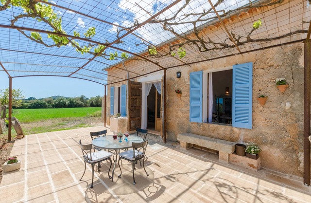 SON JULIÀ - Villa con piscina privada en Porreres. WiFi Gratis