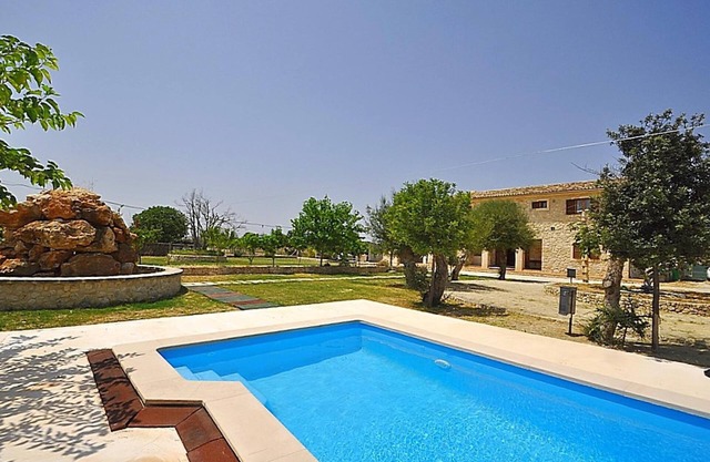 SON PUJOL- Acogedora y espaciosa finca rustica con piscina privada en Montuiri. TV Satélite - WiFi Gratis