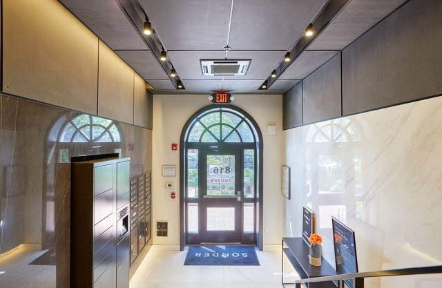 Sonder Callisto | Superior Studio Apartment