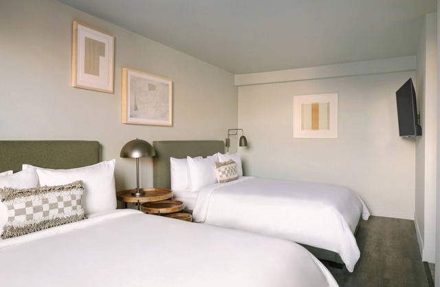 Sonder Solarena | Double Queen Room